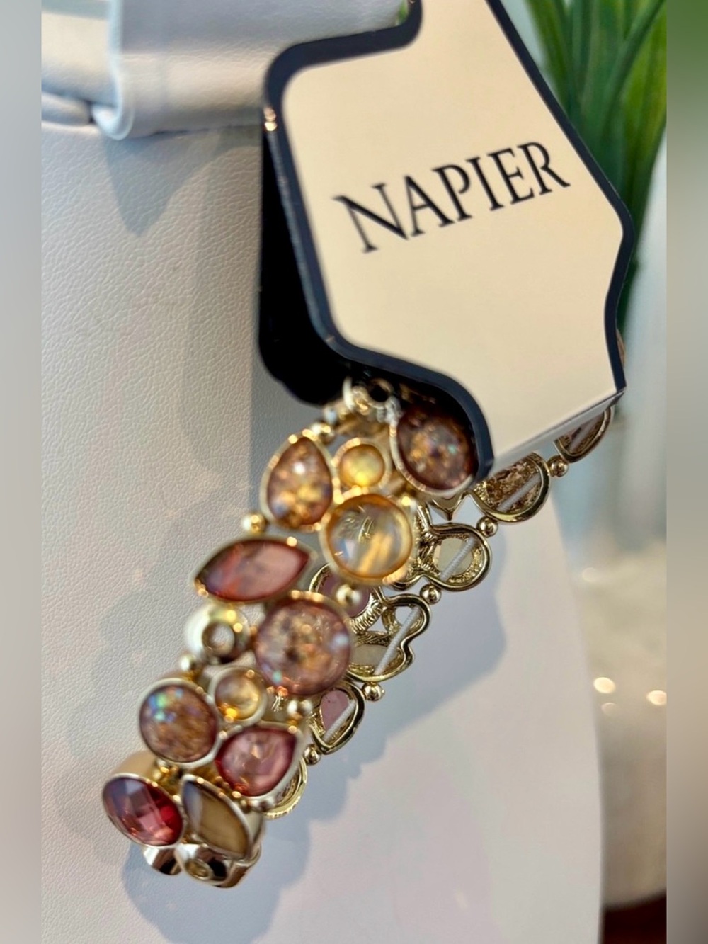 Napier Goldtone stretch,acrylic teardrop & round rose & gold beveled stones